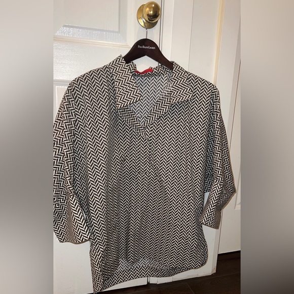 Large almost new Caroline Herrera shirt - Picture 6 of 7